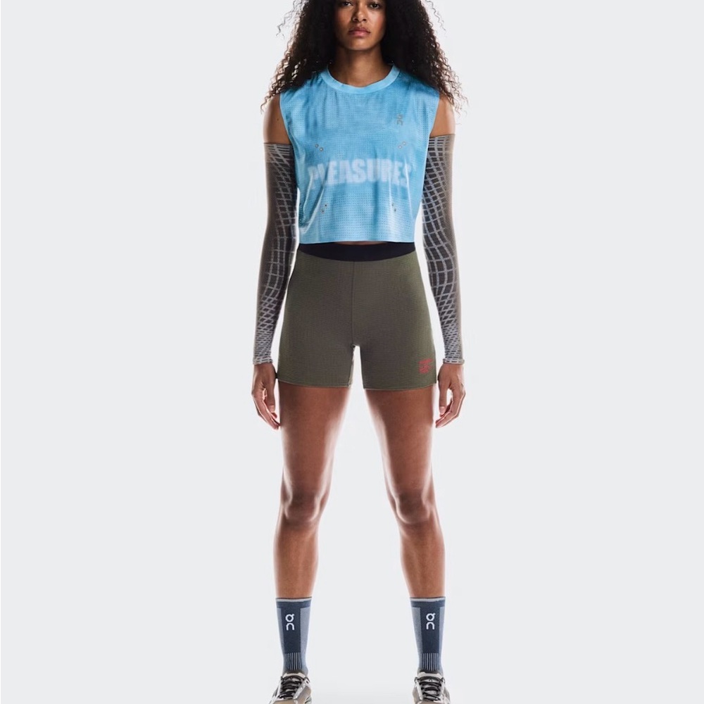 On x Pleasures x The Loop Running Race Crop